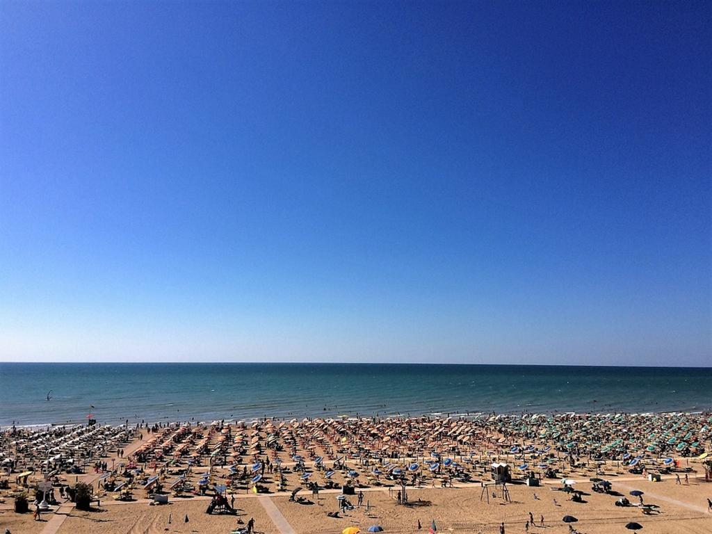 Reji - Appartamenti Bibione Buitenkant foto