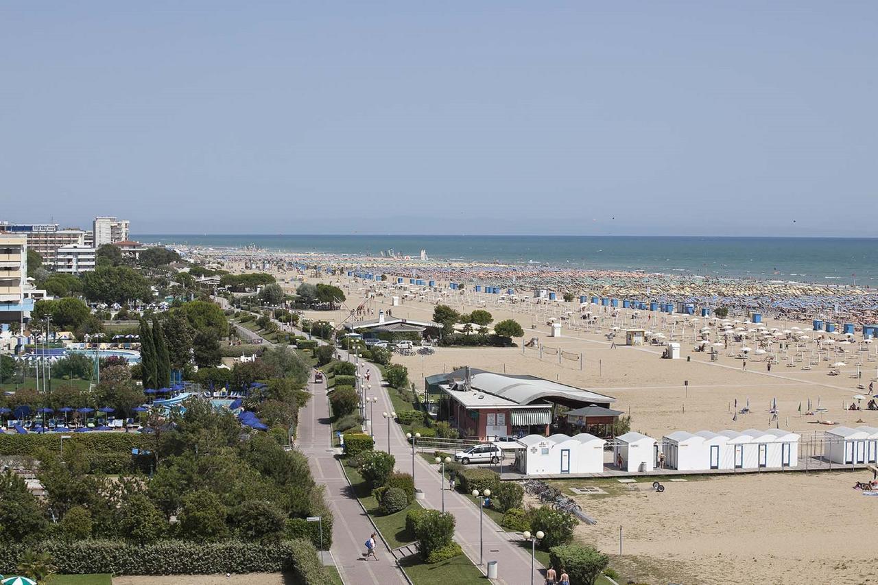 Reji - Appartamenti Bibione Buitenkant foto