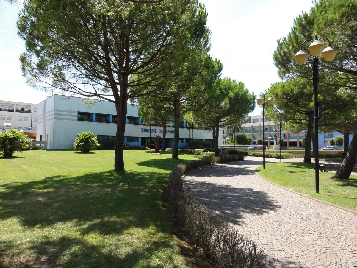 Reji - Appartamenti Bibione Buitenkant foto