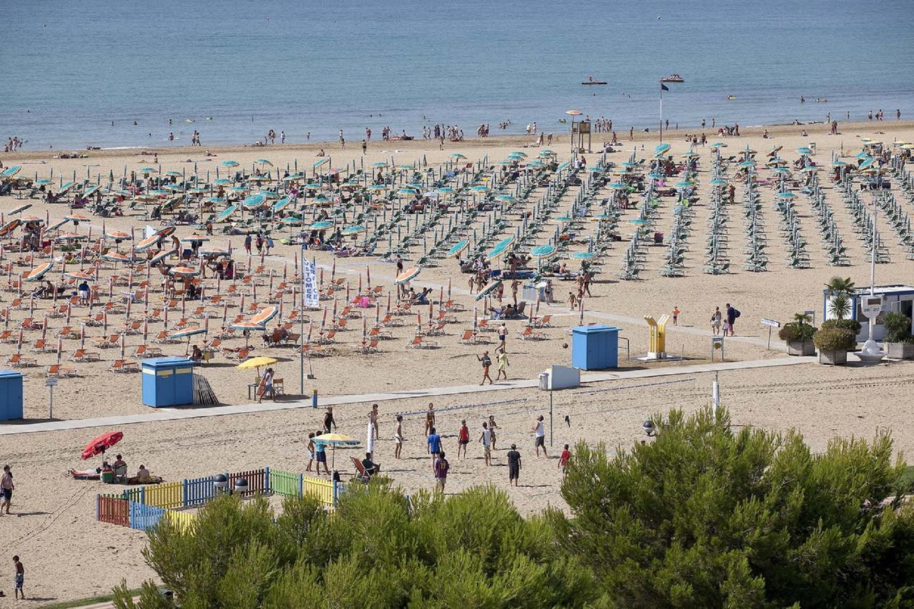 Reji - Appartamenti Bibione Buitenkant foto